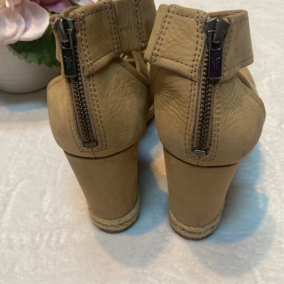 FRYE ROBERTA STRAP Size 9 Espadrille Wedge Zip Back Open Toe Sandal - Picture 2 of 8